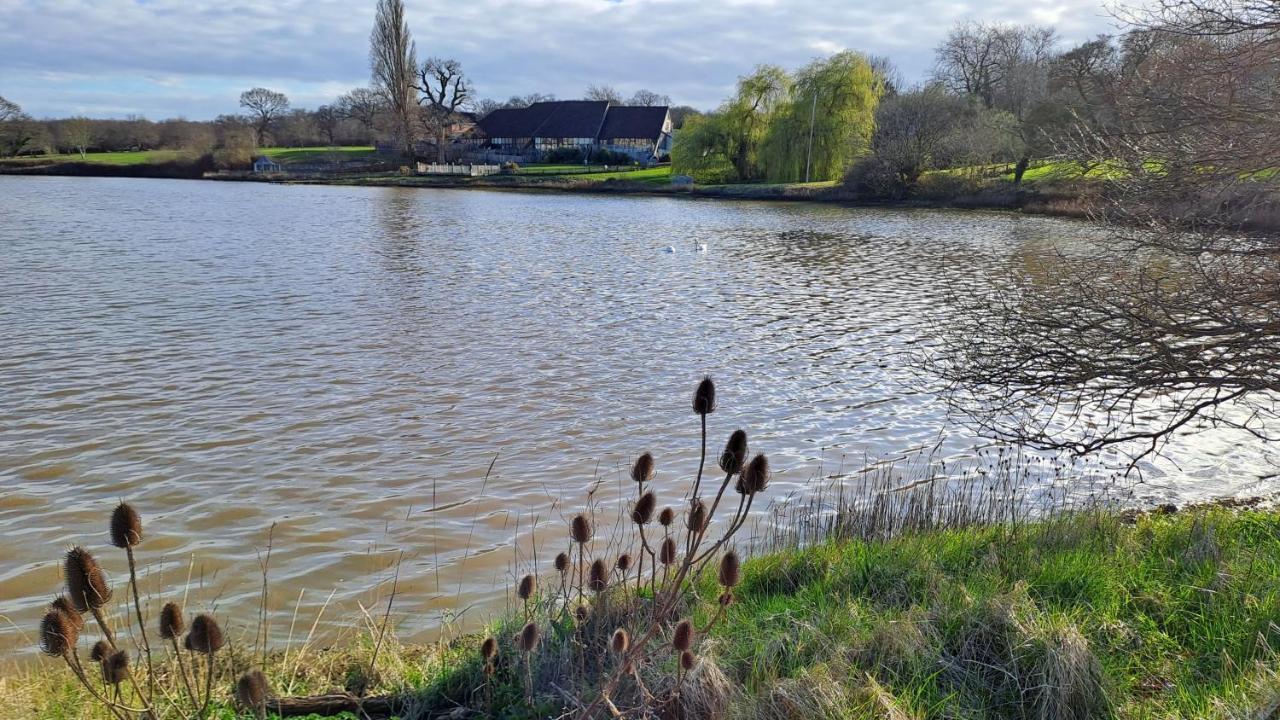 Sandown On The Creek Wootton Bridge  Exterior photo