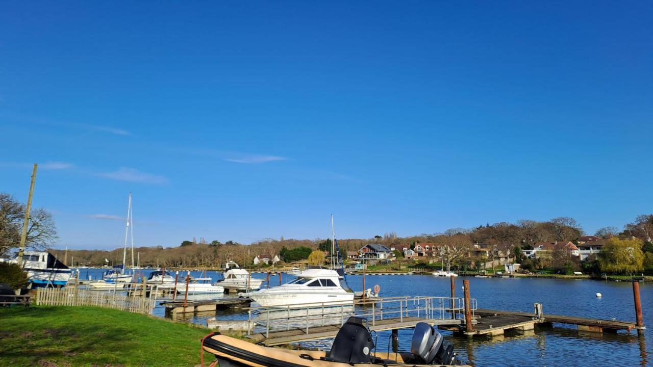 Sandown On The Creek Wootton Bridge  Exterior photo